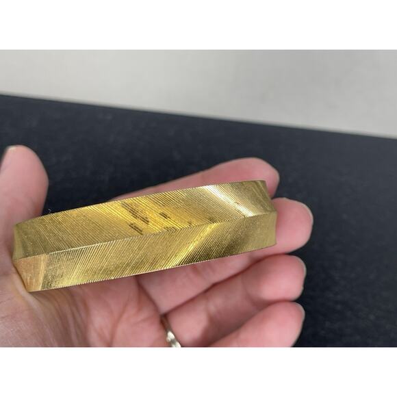 Vintage Monet Gold Tone Feather Chevron Design Bangle Bracelet Signed - Picture 6 of 6